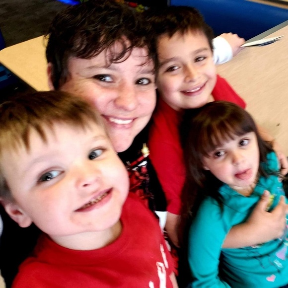 Meet your Posher, Krystal - Picture 1 of 2